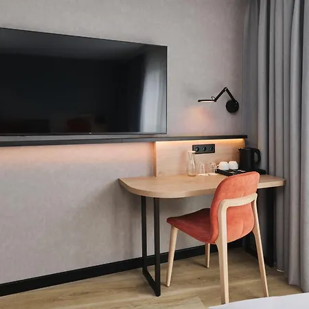 Hotel Campanile Prime Airport