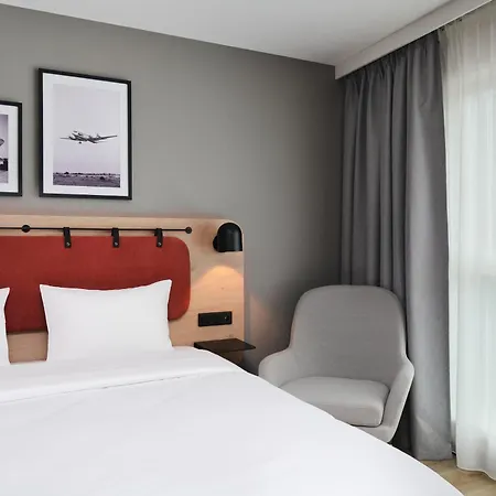 Hotel Campanile Prime Airport 3*