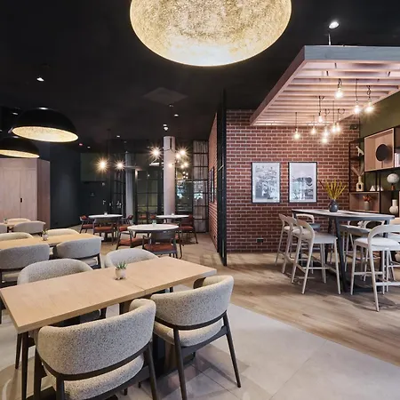 Hotel Campanile Prime Airport 3*